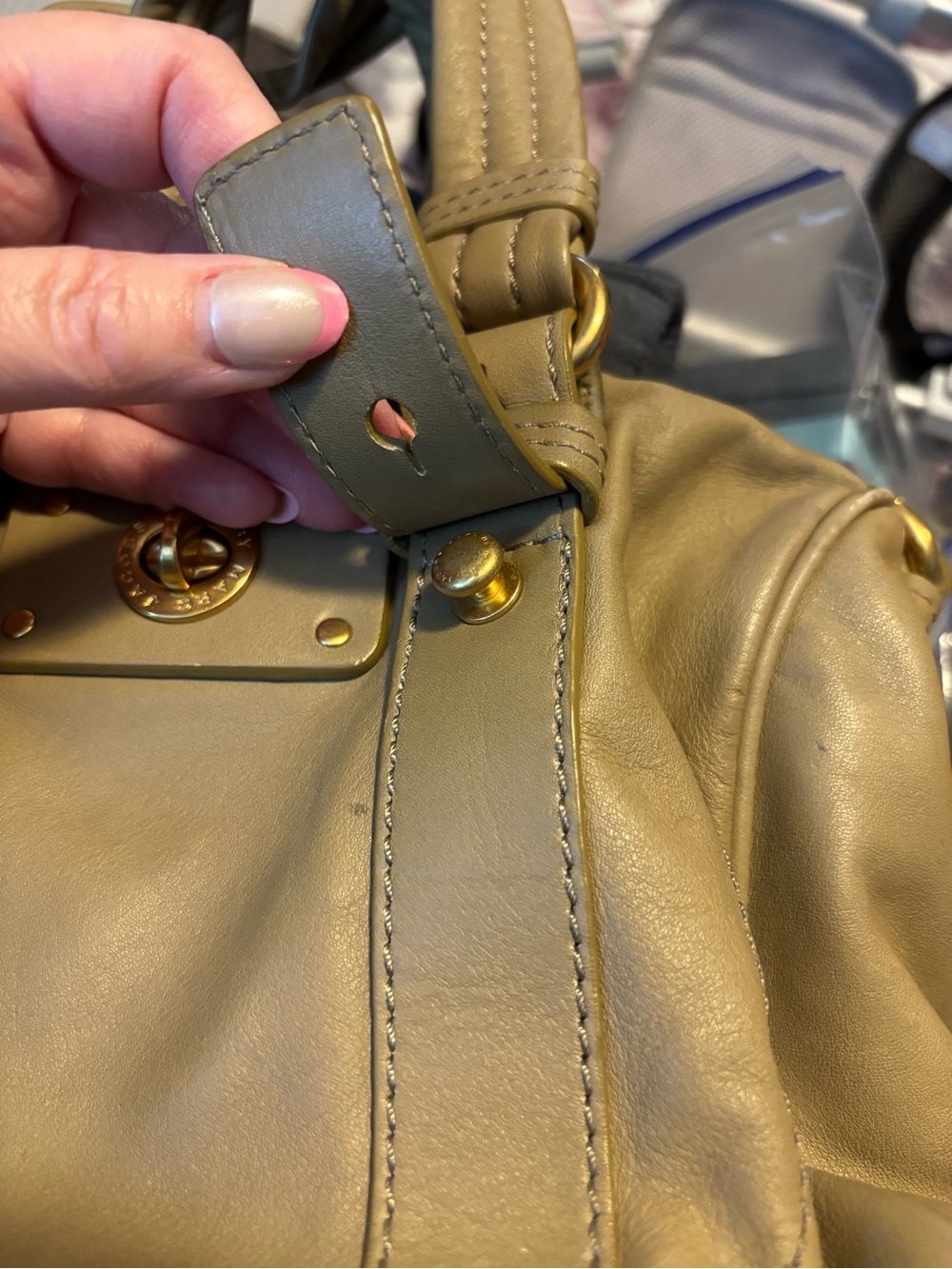 ☀️SALE!☀️ Marc Jacobs Totally Turnlock Lil Shifty Taupe Leather Bag - Picture 12 of 13